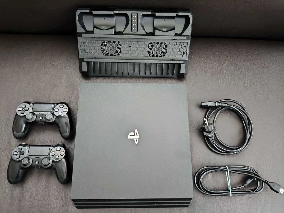 Конзола за игра Playstation 4 Pro
