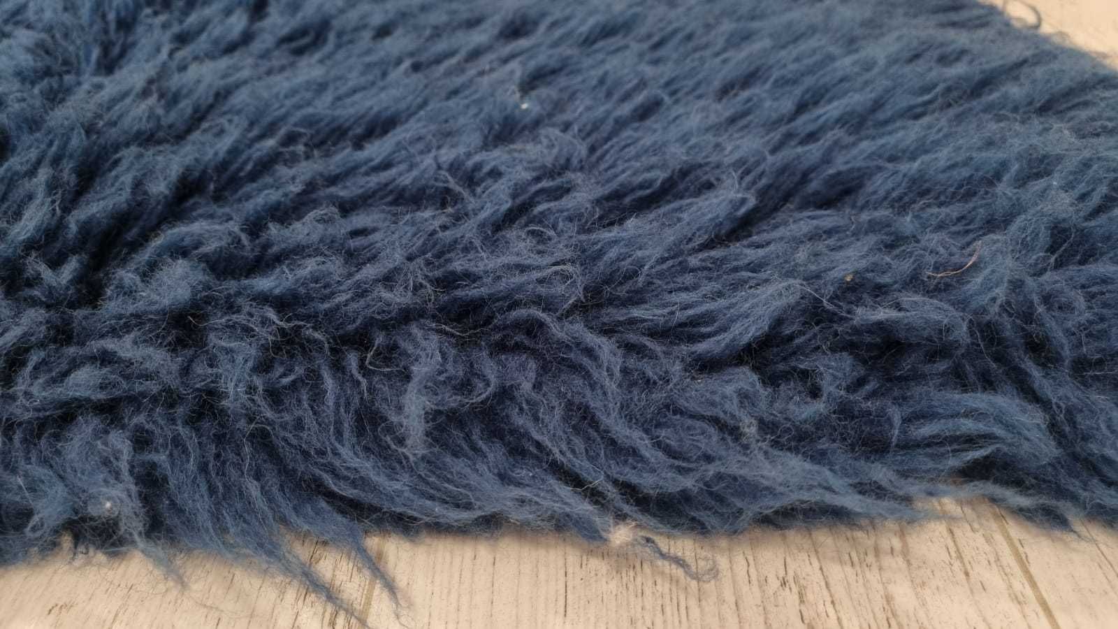 Covor pufos din lana naturala 120x150cm albastru sau gri