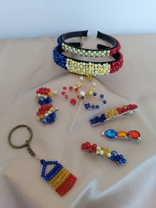 Accesorii lucrate manual in culorile tricolorului