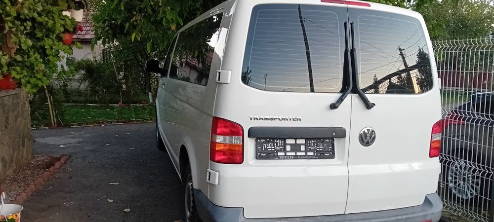 Volksvagen transporter 9 locuri