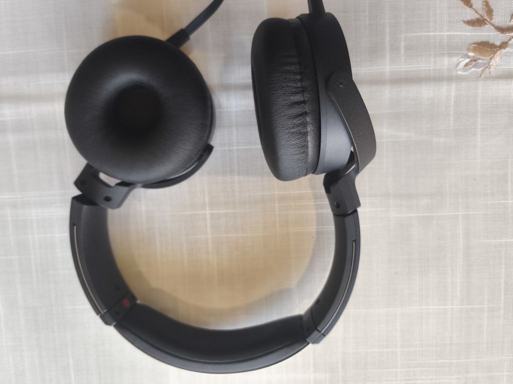 Слушалки SONY MDR-XB550