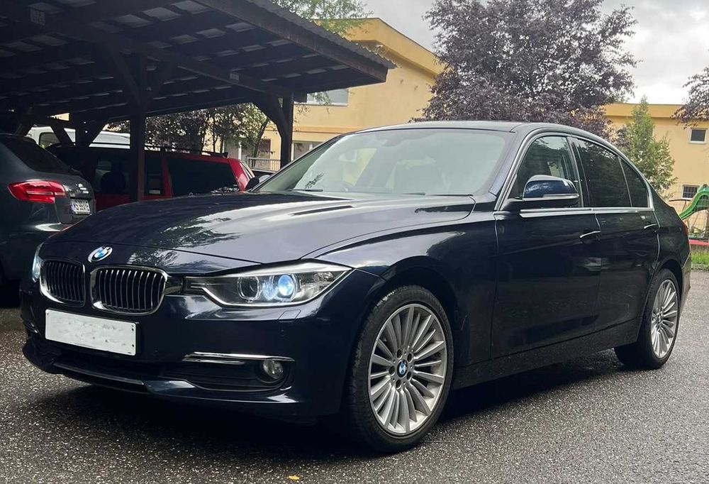 Dezmembrez BMW F30 320D Luxury 2.0D Automat 2015