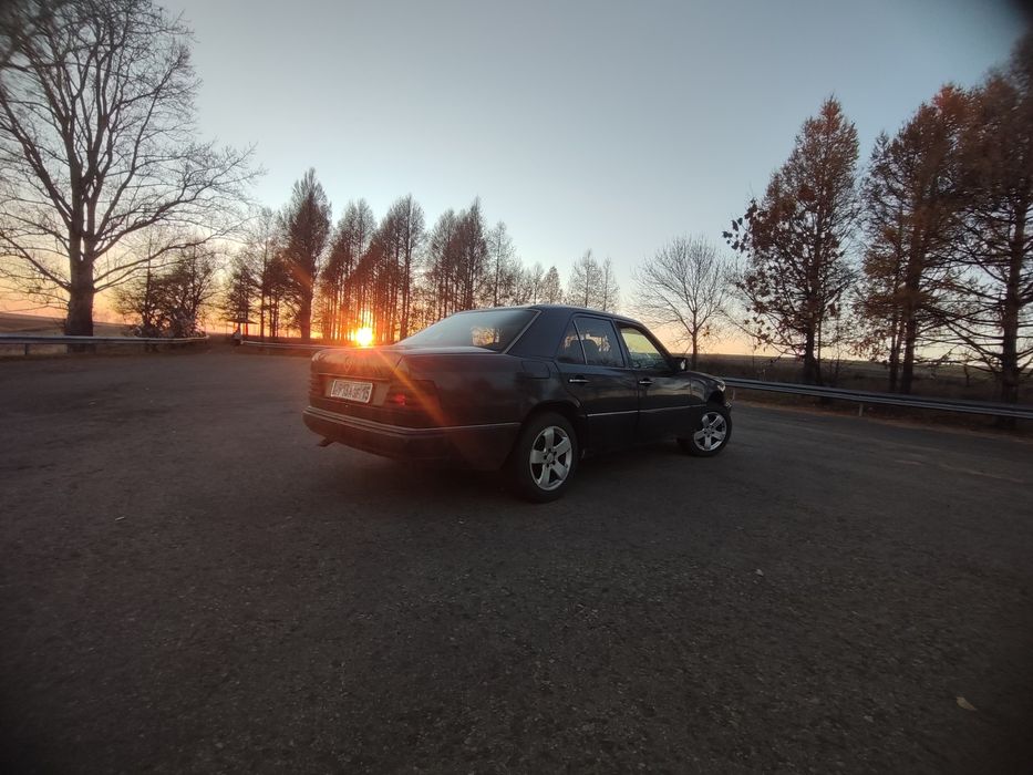Мерседес 124 е200