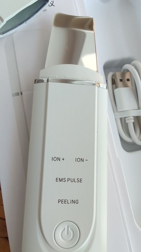 Ултразвуков уред за кавитационен пилинг на лице
inFace Ion Skin Purifi