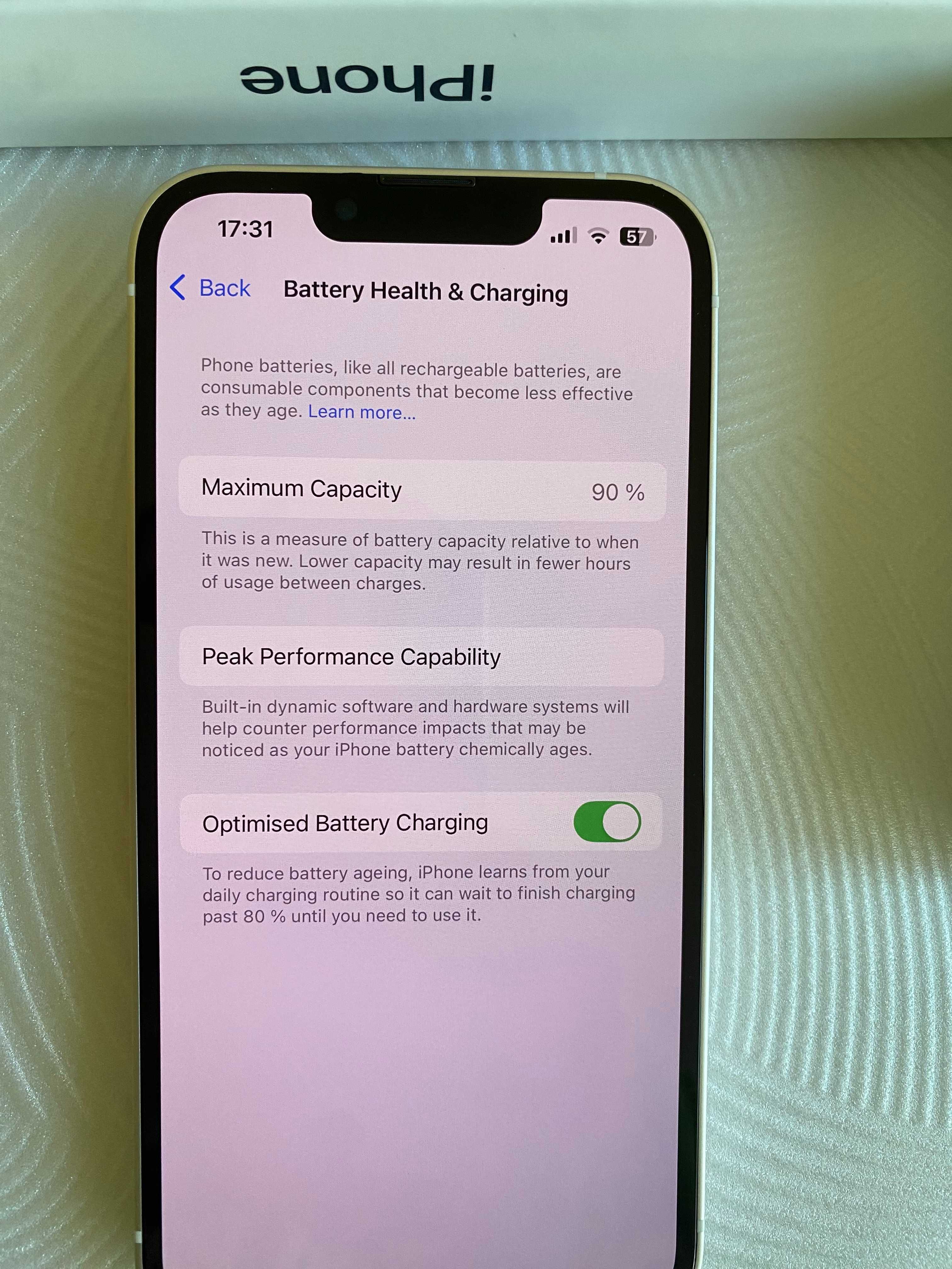 Apple iPhone 13 - 128GB - Starlight