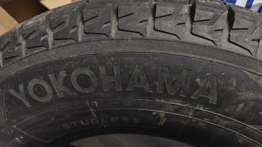 Продам зимние  шины yokohama ice guard g075 r17 проф* 265*70