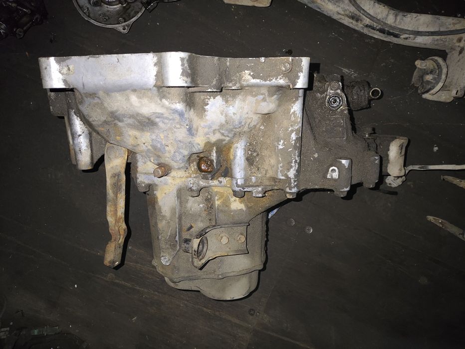 продам кпп mazda 626 старушка сцепление тросовое