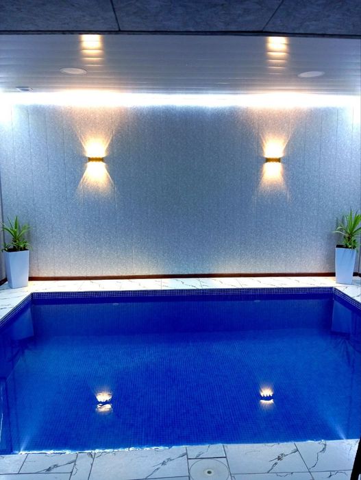 Сауна ,бассейн с подогревом.