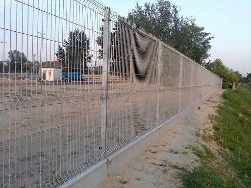 Vand garduri din sipca metalică și din plasa bordurata
