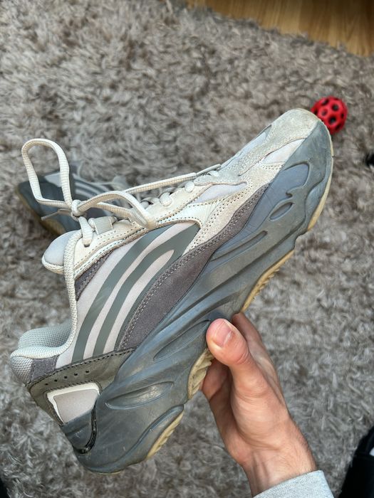 Yeezy 700 v2 Tephra (nu bape supreme jordan nike adidas amiri gucci)