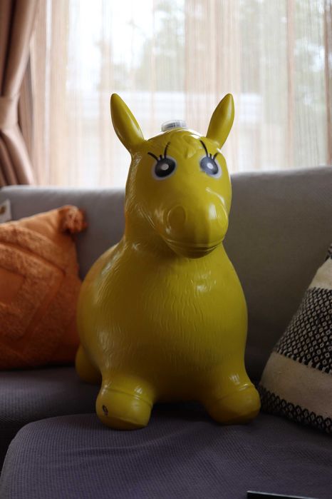 Продавам гумено надуваемо конче/магаре за скачане