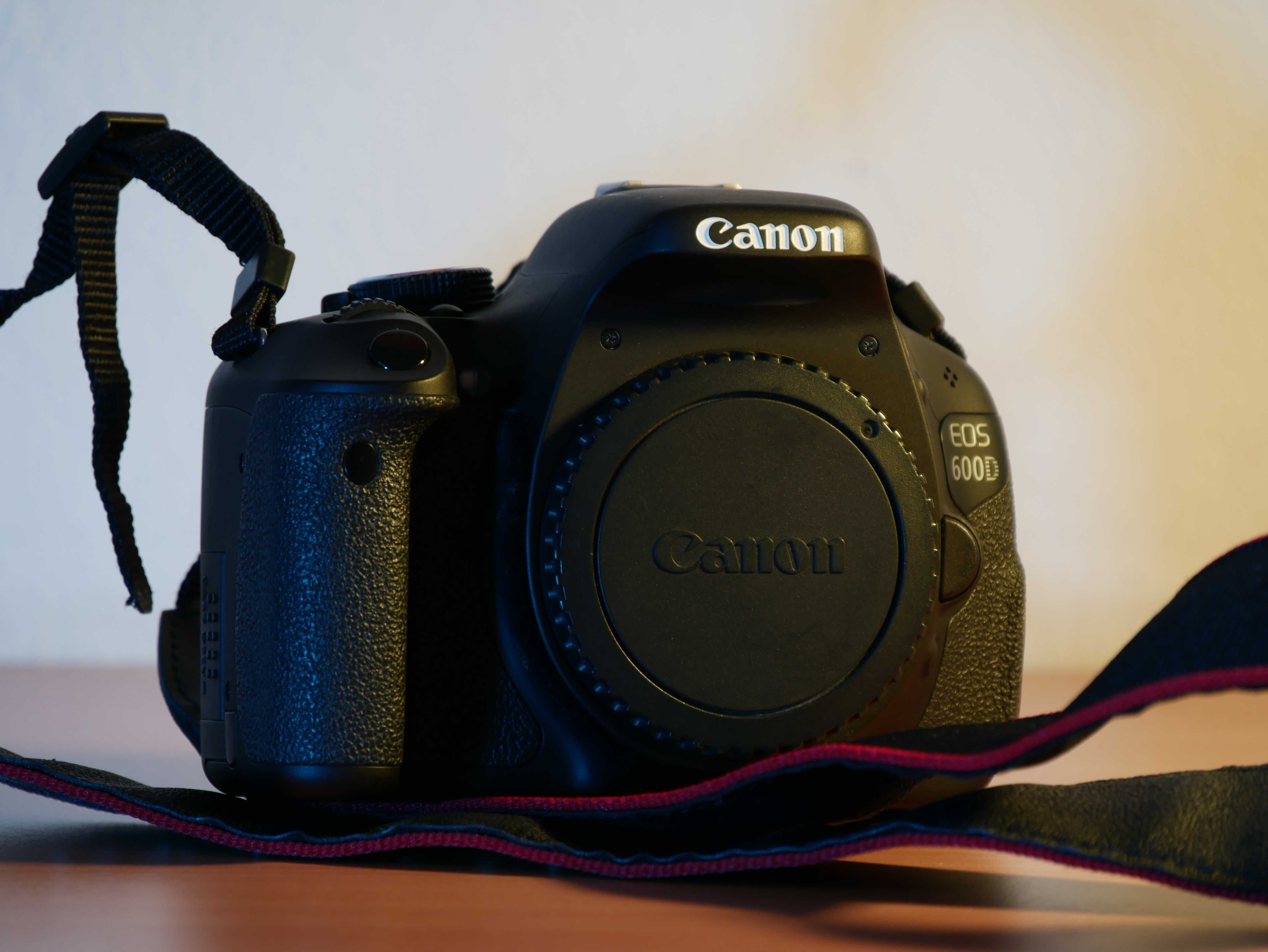 Canon 600D, + обективи EF-S 18-55mm & EF 50mm (Нов)