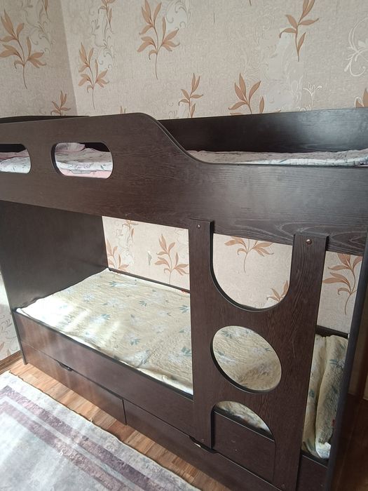 Кровать двухъярусная