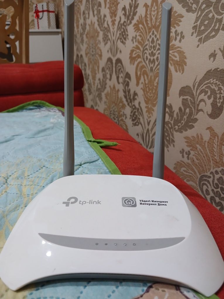 TP-LINK абсолютно новый с питанием могу ещё дать