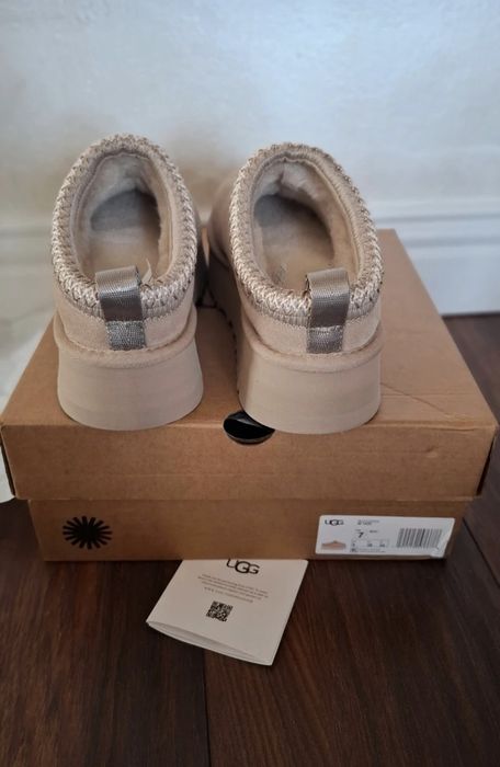 UGG Tazz noi în cutie