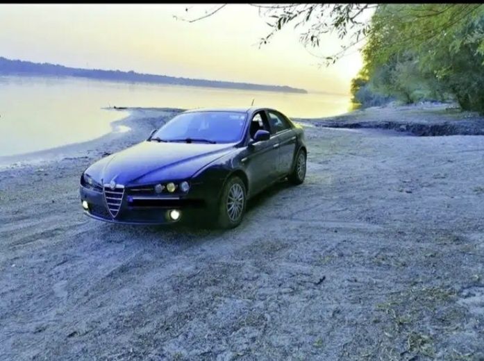 Alfa Romeo 159  .