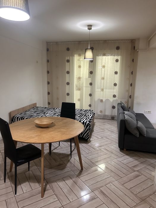 Inchiriez garsoniera Militari Residence