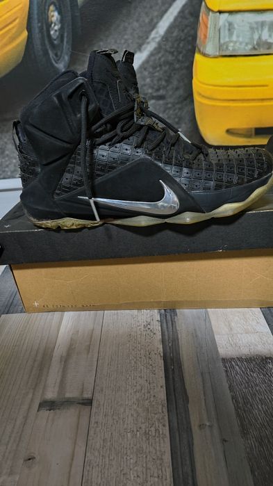 Найк Джордан 44 номер обувани 2 пъти