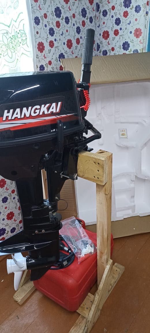 Продам лодочный мотор Hangkai 9.8.