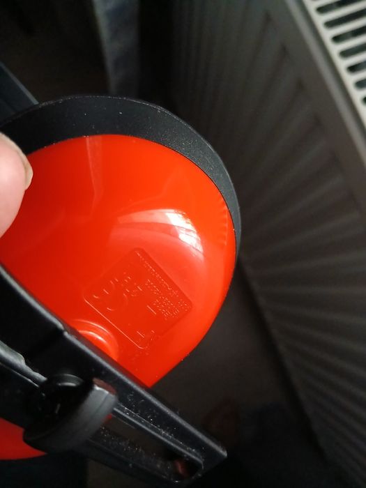 Vând căști noi nefolosite