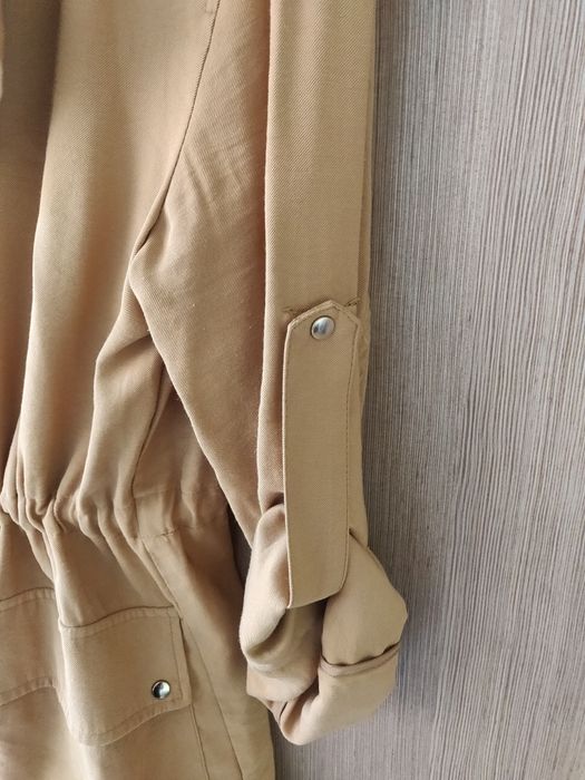 Тренч на pull & bear и жилетка