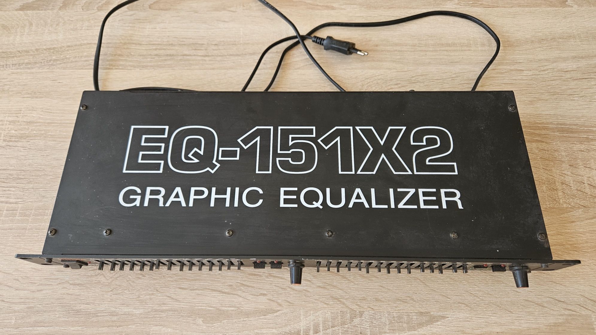 Unika eq-151x2 graphic equalizer