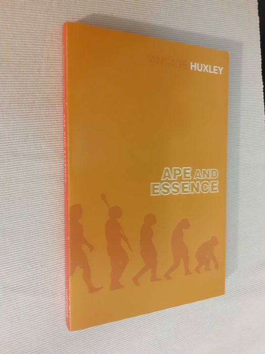 Huxley si Wyndham - romane sciece fiction, carti noi