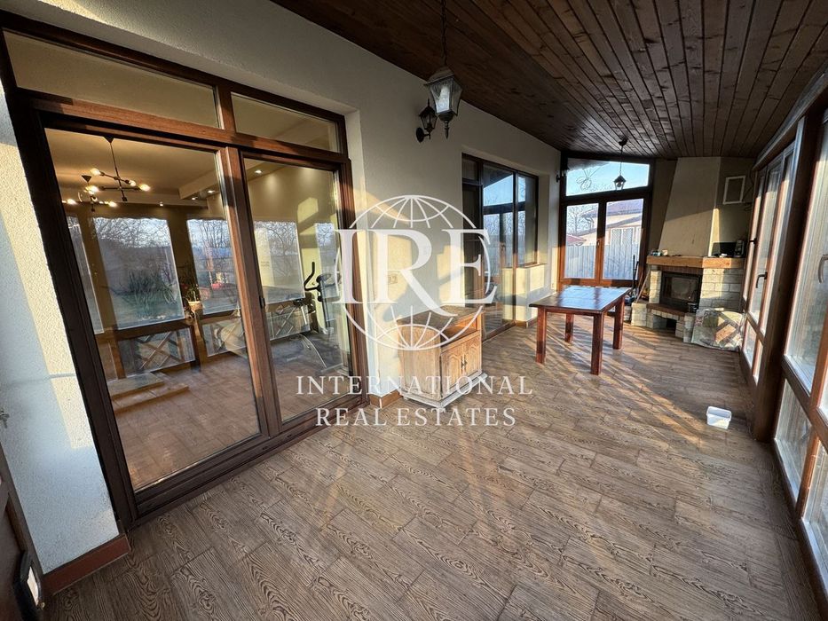 Къща в Добрич, област-с.Приморци площ 400 цена 218000