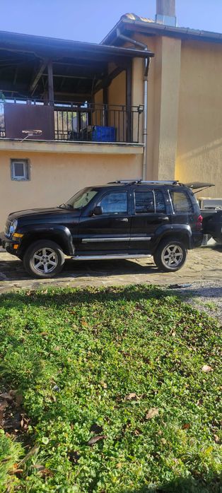 Продавам личният си автомобил