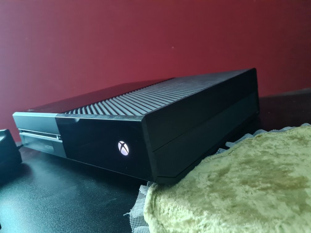 Xbox One 360gb .