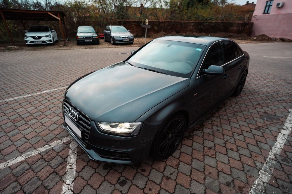 Audi A4 AUDI A4 2.0 TDI S-line