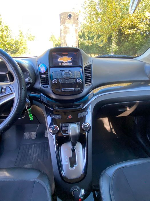 Vând Chevrolet Orlando