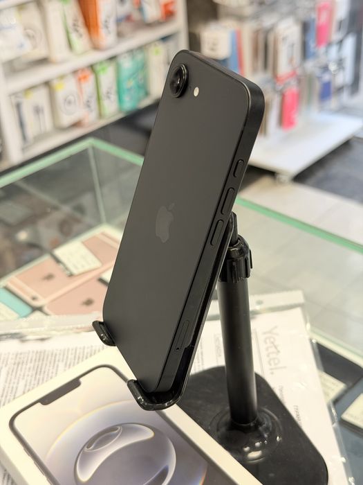 Apple iPhone 16e 128GB Black