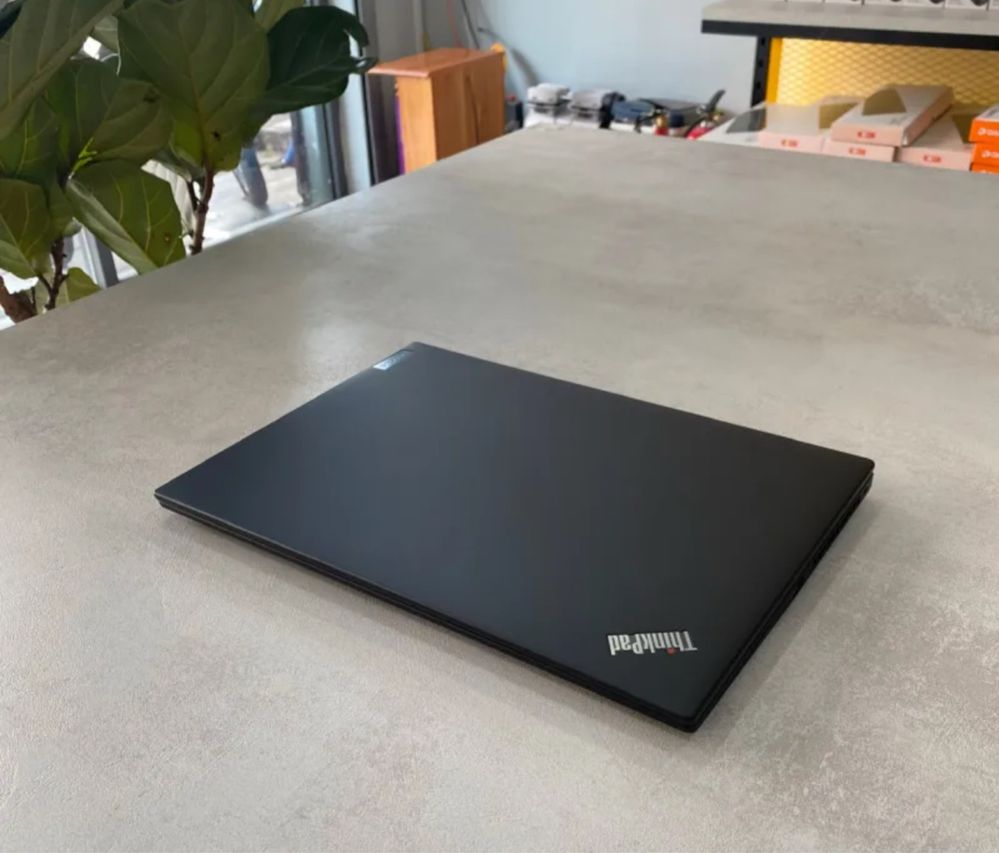 Lenovo ThinkPad t14s AMD Ryzen 7 pro