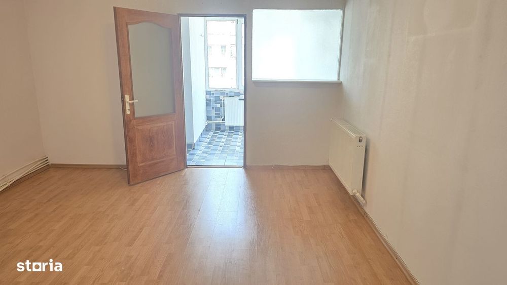 Vand garsoniera in Deva, zona I. Maniu, suprafata utila 31 mp,