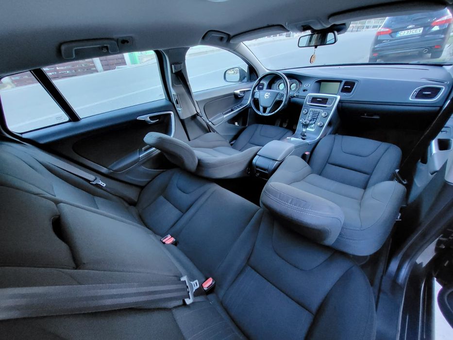 Volvo v60/ an 2012/ 1.6 diesel/ impecabil