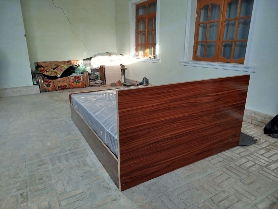 Yangi ishlatilmagan dvuxspalni sotiladi