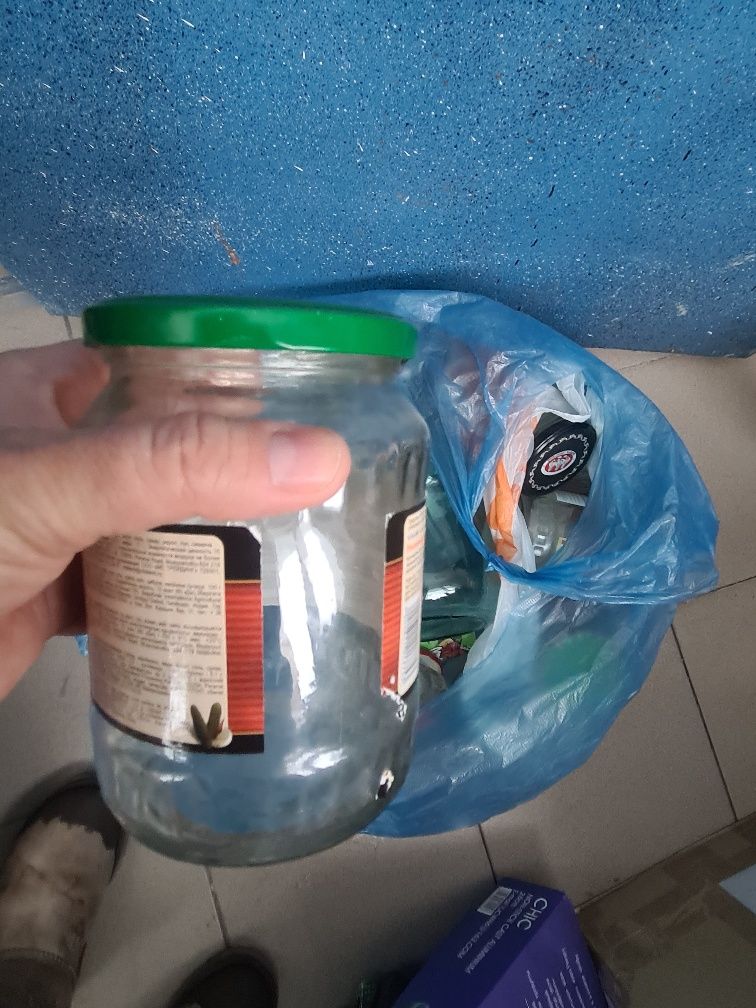 Продаются стеклянные банки. 2 л, 1 л и 0,5 л.