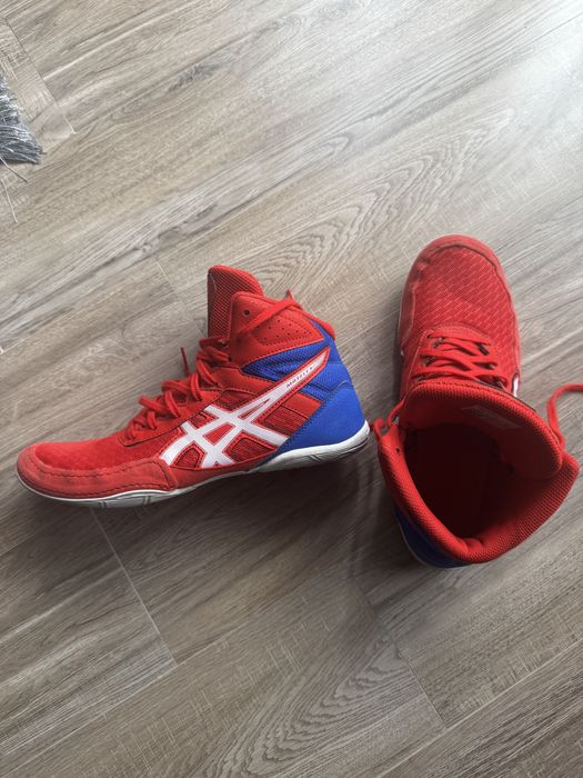 Борцовки ASICS -39 номер, като чисто нови
