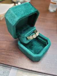 Златен пръстен 14к- 5 диаманта   × 3.5 мм