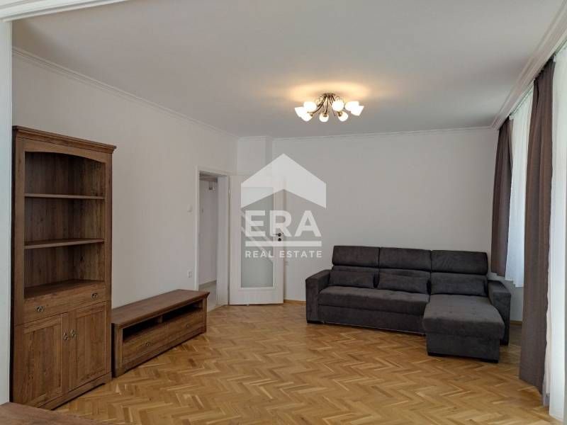 Обзаведен тристаен апартамент под наем в кв. Борово, София