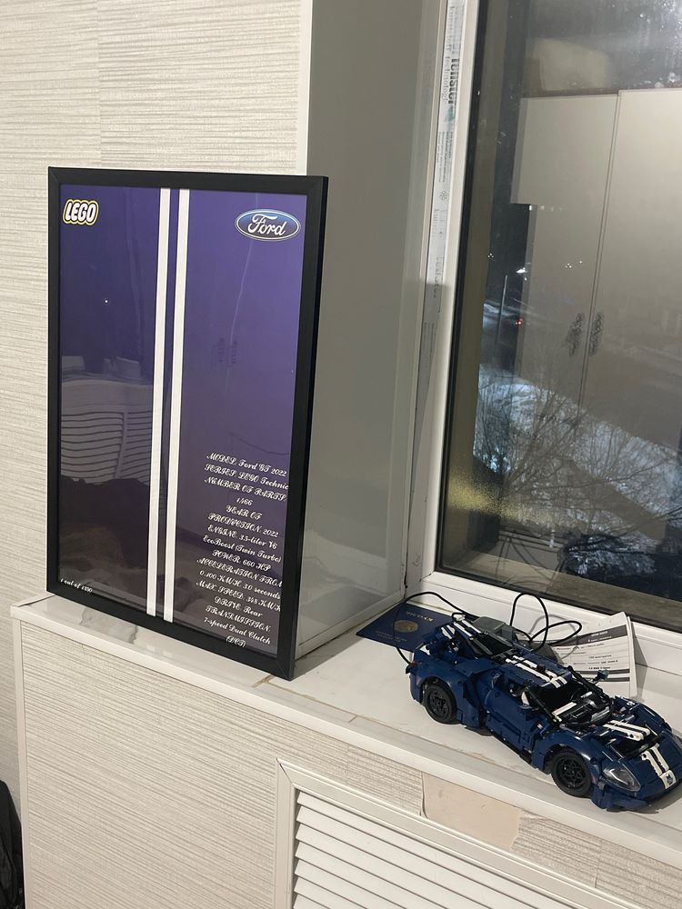 LEGO Ford GT 2022 в рамке