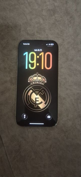 Продавам Iphone 14 pro gold