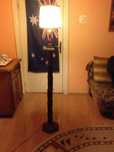 Lampadar mare pe picior sculptat manual