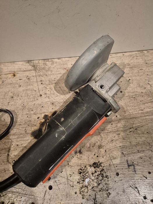 Polizor unghiular Black&decker