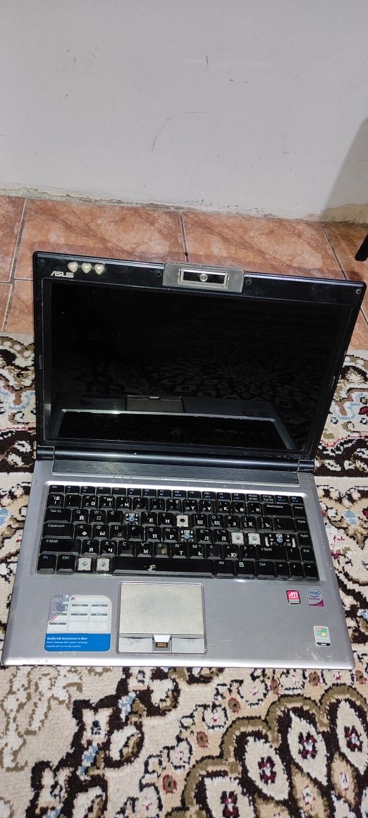 Ноутбук asus f8s