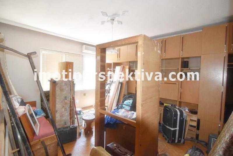 Продава се Етаж от къща в Пловдив, Христо Смирненски - 140 кв.м за 1093 €/кв.м - Снимка #1