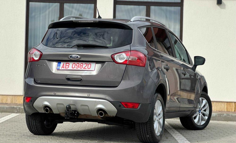 Vând Ford kuga an fabricație 2011