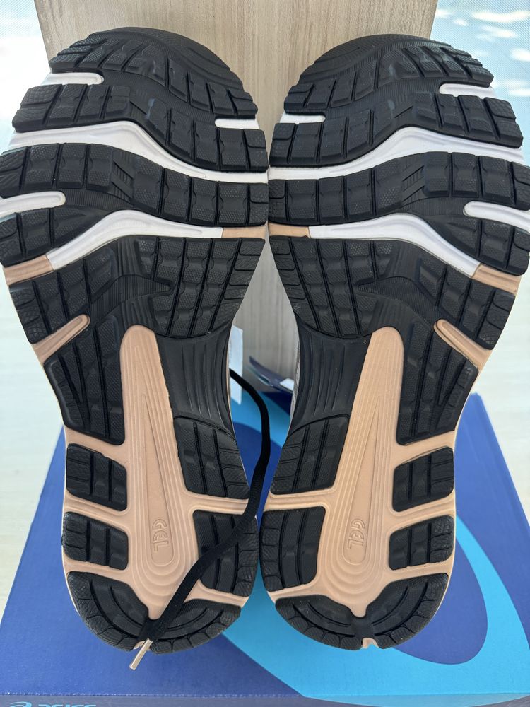 Маратонки ASICS GEL NIMBUS 21.Номер 44