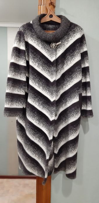 Пальто женское альпака тёплое.